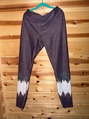 Forest Mountain Print Leggings - Gray with White Trees